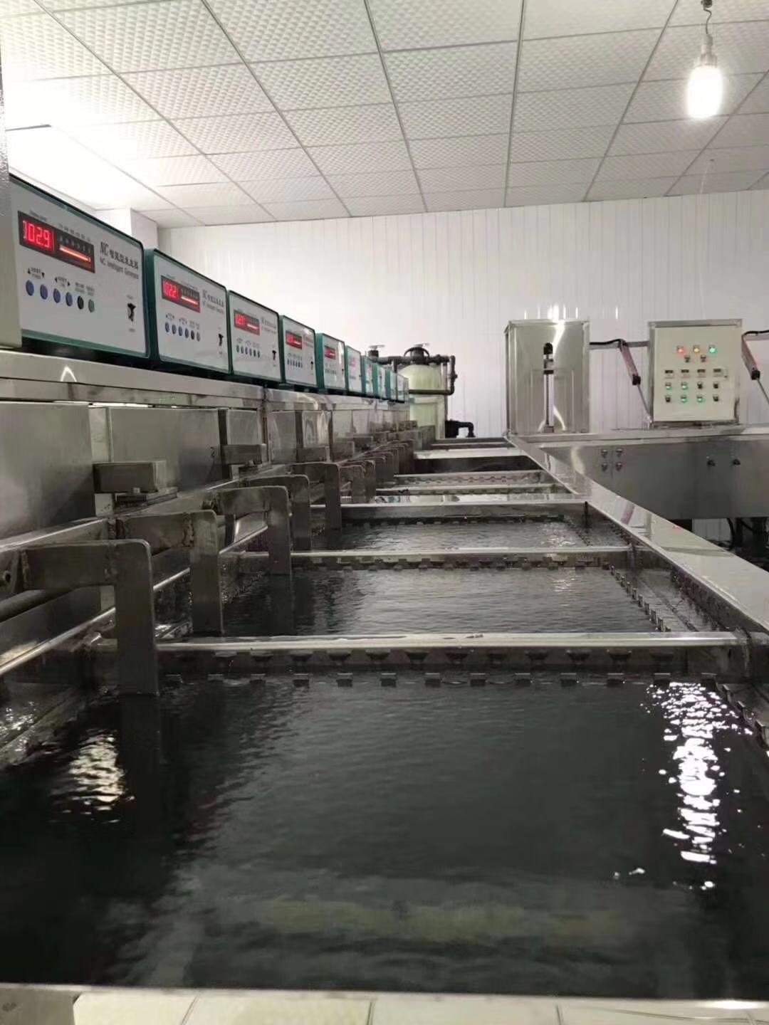 1551862001541570.jpg 光學(xué)玻璃超聲波清洗機(jī).jpg