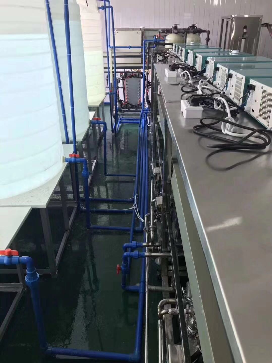 1551862010889956.jpg 光學(xué)玻璃超聲波清洗機(jī)2.jpg